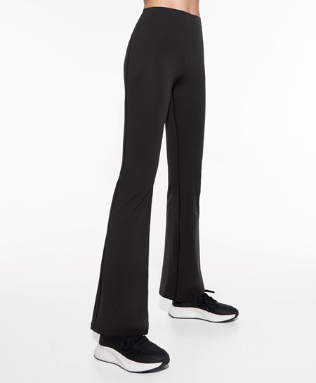 Oysho Raise Up Compressive Flare Trousers Čierne | MDV418093