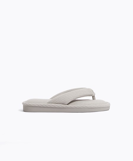 Oysho Texture Tanga Sandals Siva | MSB735420