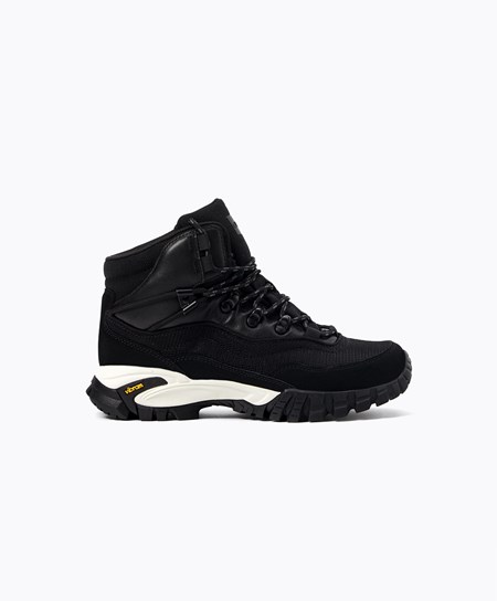 Oysho Vibram® Treking Boots Čierne | MRE146925