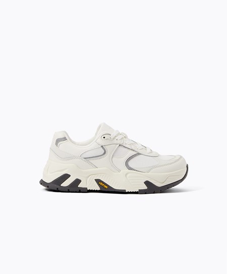 Oysho Vibram® Xs Trek Trainers Biele | FRU163402