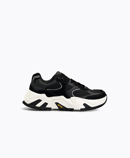 Oysho Vibram® Xs Trek Trainers Čierne | ZIK670539